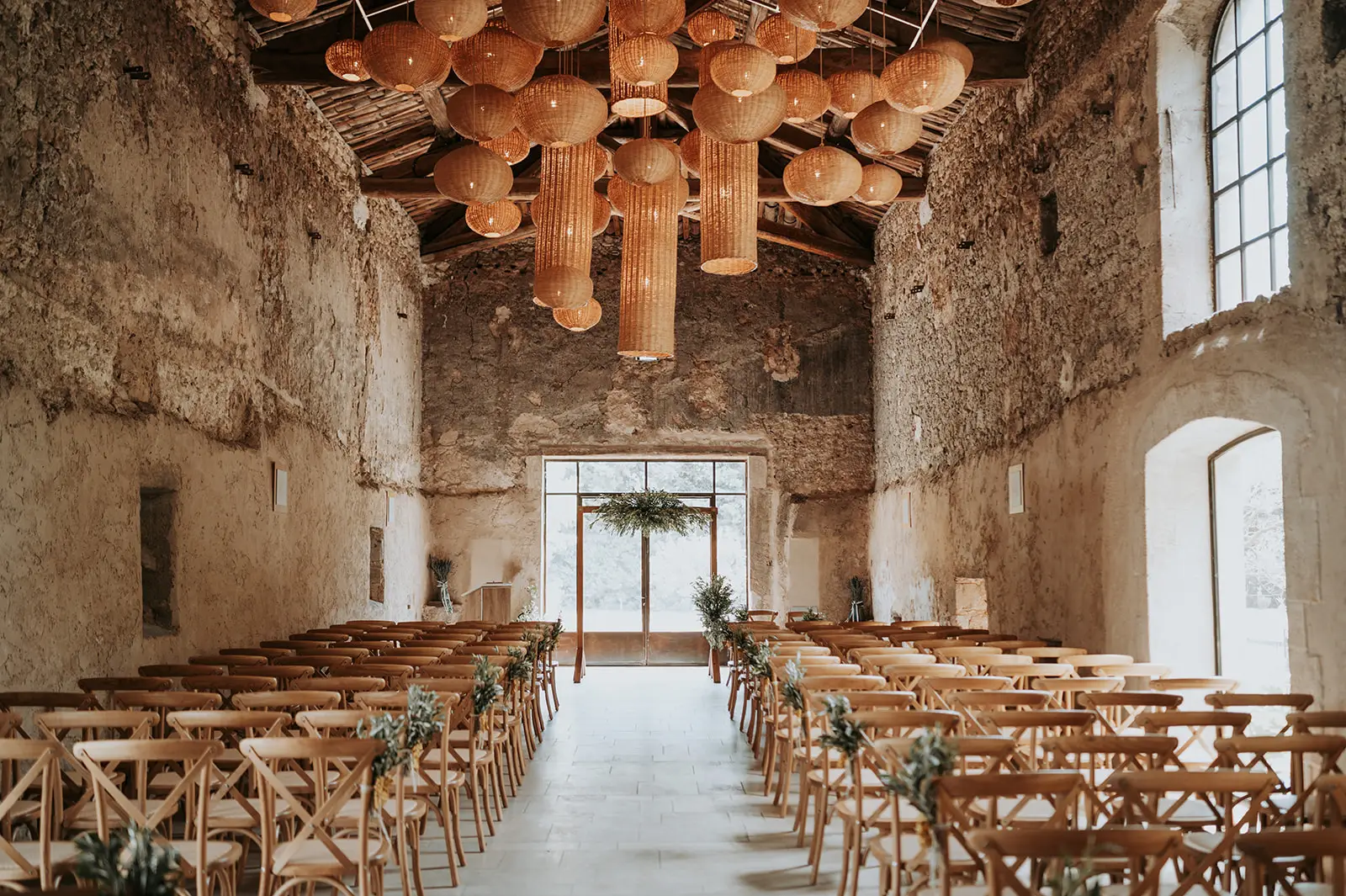 CEREMONIE DANS LA GRANGE