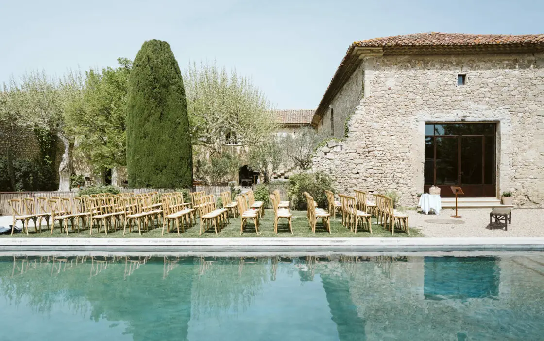 CEREMONIE EN BORD DE PISCINE