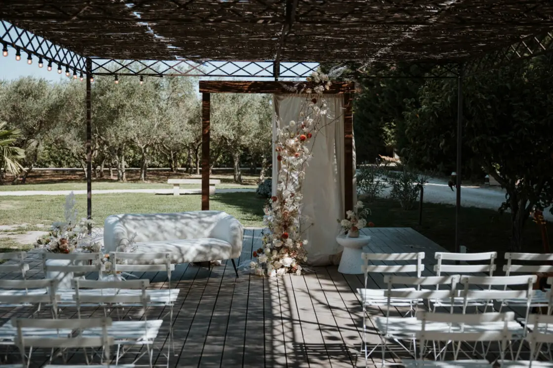 CEREMONIE SOUS LA PERGOLA