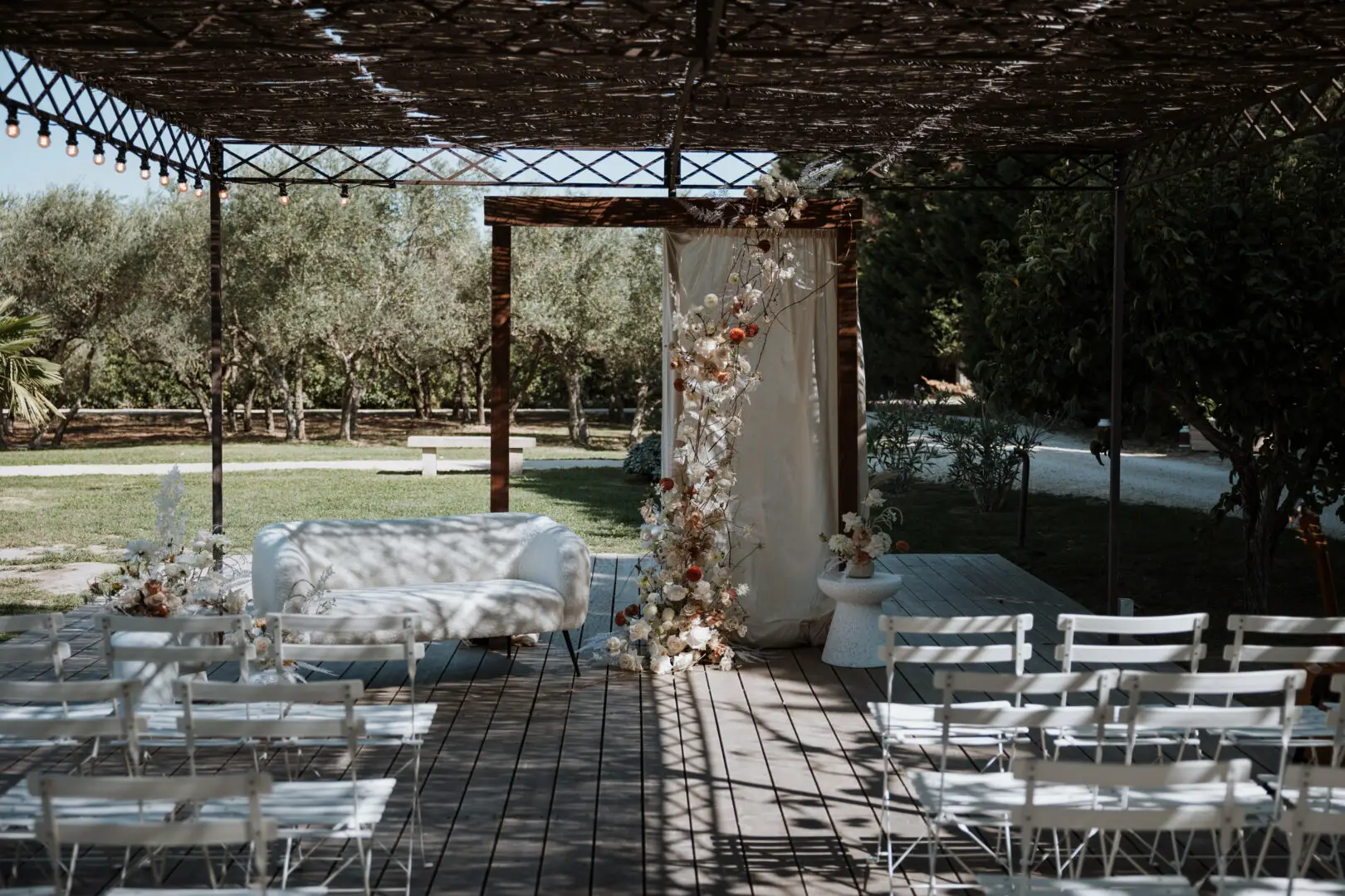 CEREMONIE SOUS LA PERGOLA